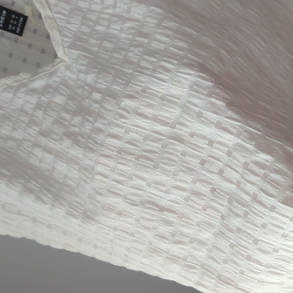 NWT V neck sleeveless top - Picture 3 of 7